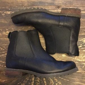 Black Ariat Waterproof Chelsea Boots